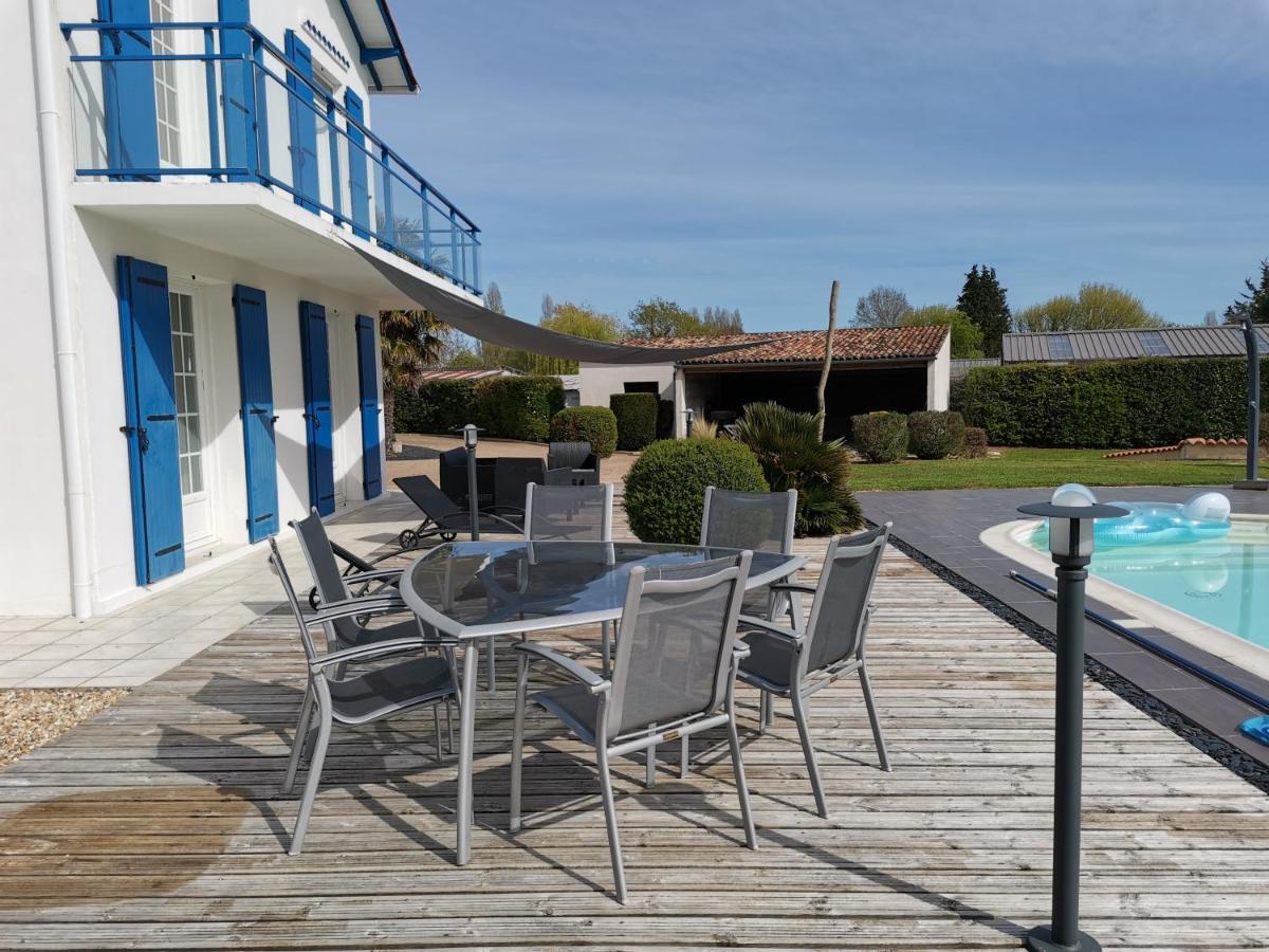 Maison De Campagne Proche Des Plages Saint-Romain-de-Benet Exteriör bild